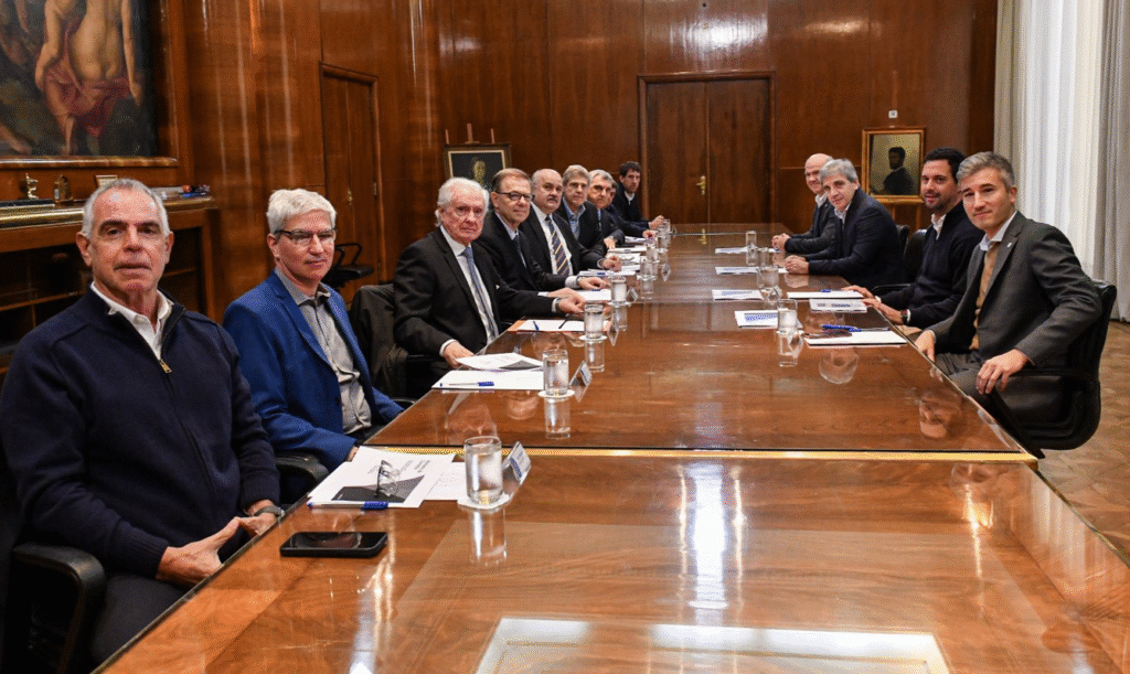 Frigoríficos exportadores se reunieron con Caputo: detalles de los ejes que abordaron para el comercio exterior