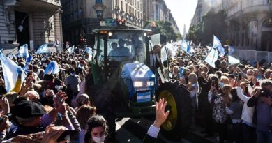 El «tractorazo» convocó a una multitud y le dejó un mensaje al Gobierno: «gasten menos o dedíquense a otra cosa»